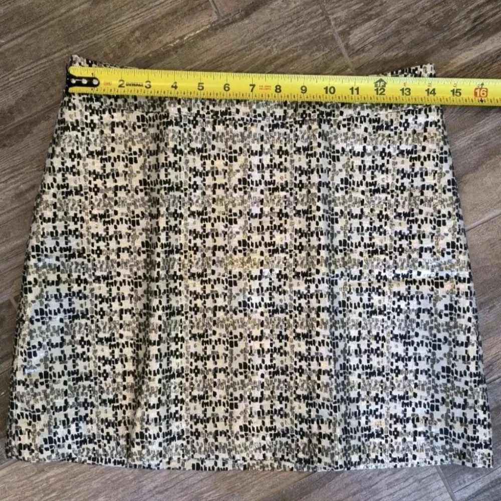 H&M Textured Tan, Black, Gray, & Gold Metallic Mini Skirt, Small